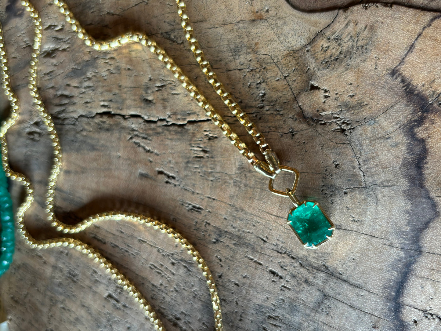 Solitaire Pendant N/S Emerald