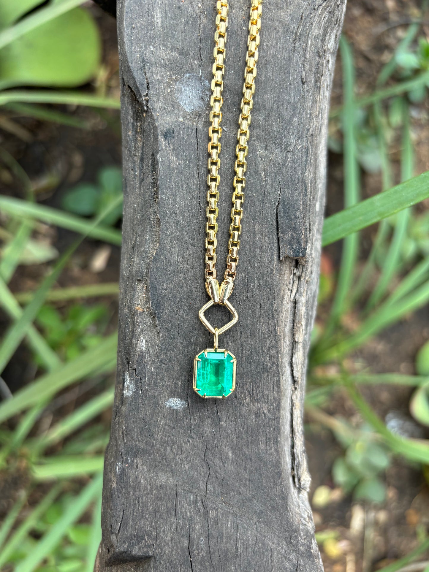 Solitaire Pendant N/S Emerald